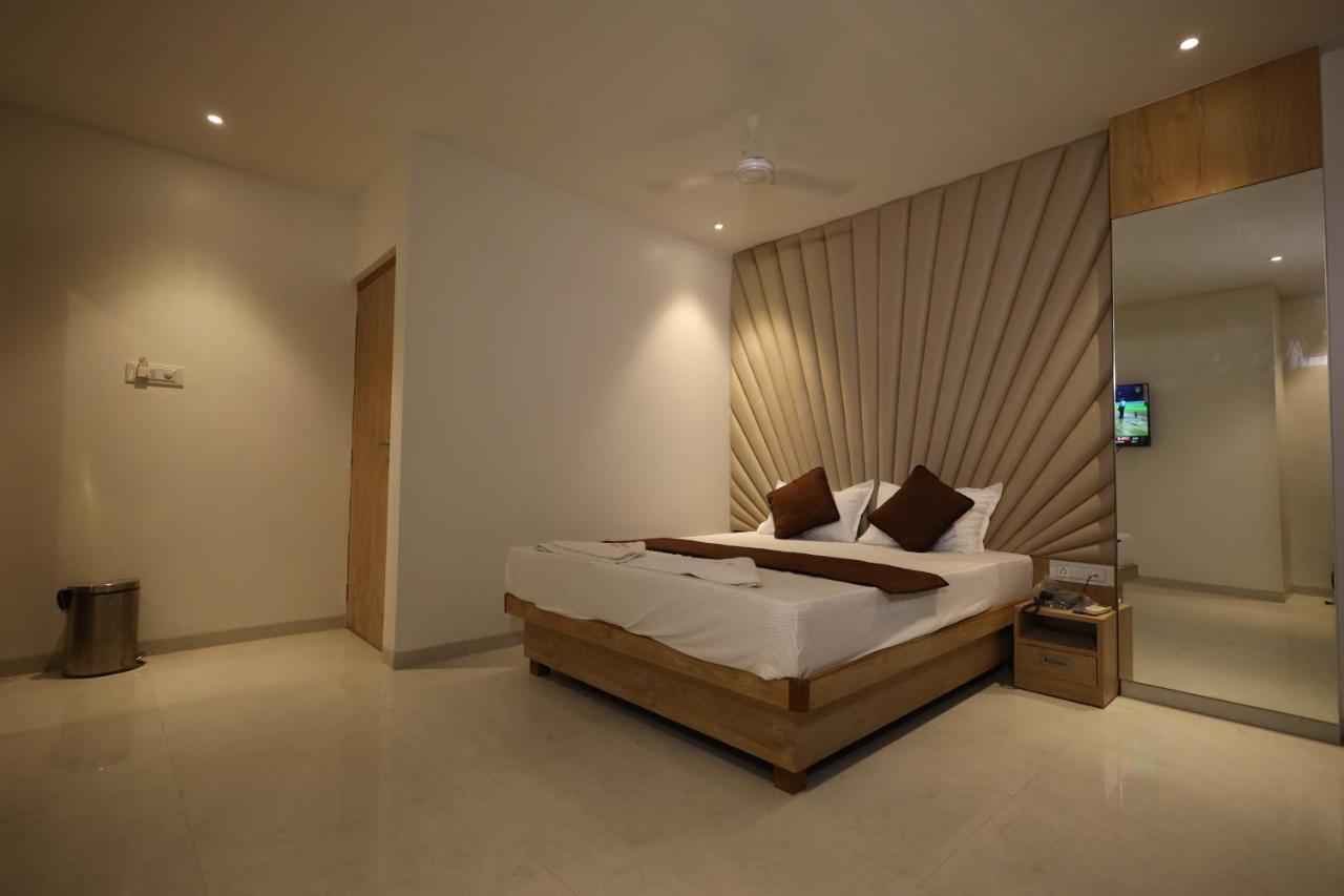 Hotel Stay Inn Navi Mumbai Exteriör bild