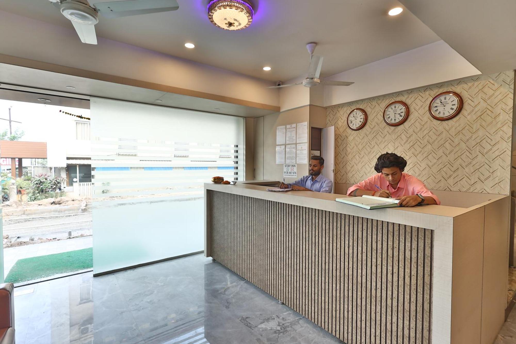 Hotel Stay Inn Navi Mumbai Exteriör bild