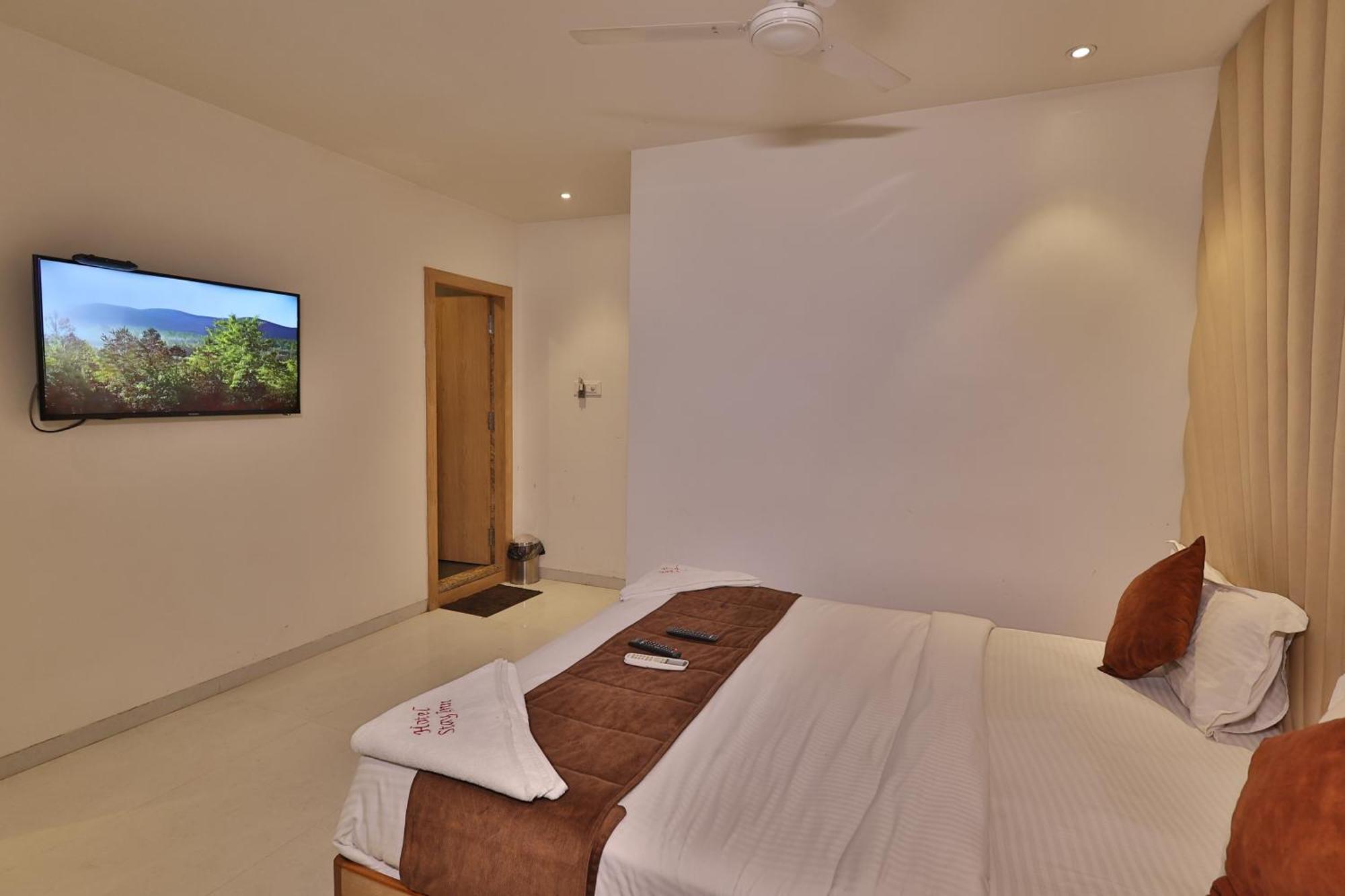 Hotel Stay Inn Navi Mumbai Exteriör bild